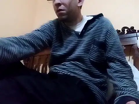 Snapshot of White_rabbit_ chatting on February 6, 2025, 8:34 pm White rabbit  online show from February 6, 2025, 8:34 pm