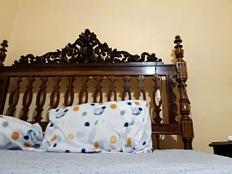 White rabbit  online show from December 22, 2025, 8:50 pm