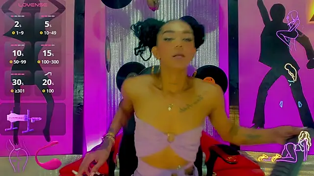 nickyminach  online show from October 27, 2025, 7:18 pm