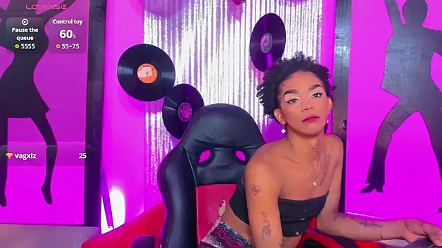 nickyminach  online show from March 6, 2026, 7:43 pm