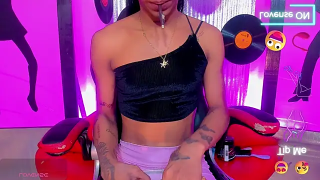 nickyminach  online show from March 24, 2026, 7:19 pm