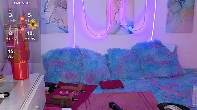 ManeSummers online show from November 16, 2025, 6:24 pm