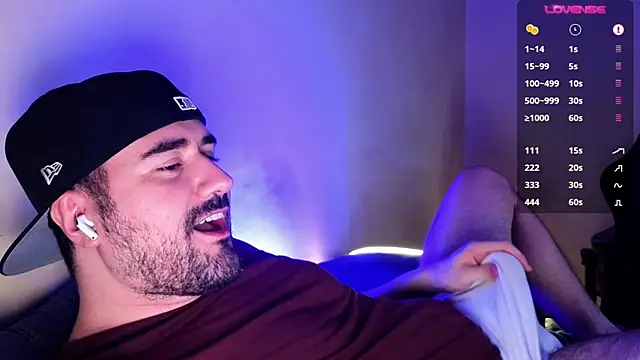 Snapshot of DominantTheo chatting on December 10, 2024, 3:41 am DominantTheo online show from December 10, 2024, 3:41 am