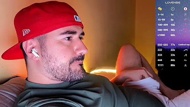 DominantTheo online show from November 13, 2025, 3:38 am