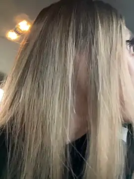 Snapshot of Eva_Ryen chatting on September 12, 2025, 4:07 pm Eva Ryen online show from September 12, 2025, 4:07 pm