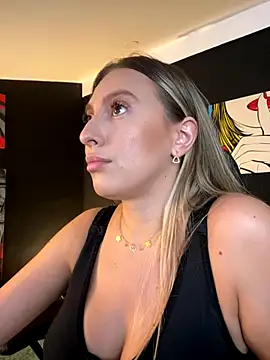 Snapshot of Eva_Ryen chatting on September 19, 2025, 4:40 pm Eva Ryen online show from September 19, 2025, 4:40 pm