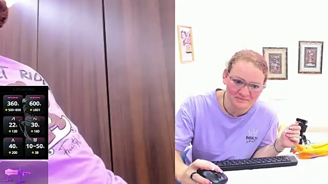 Paulina Davis  online show from February 23, 2025, 9:26 pm