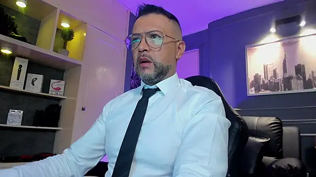 MrFrank tattoo online show from December 19, 2025, 11:17 am