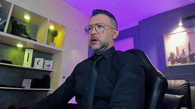 MrFrank tattoo online show from January 14, 2026, 11:38 am