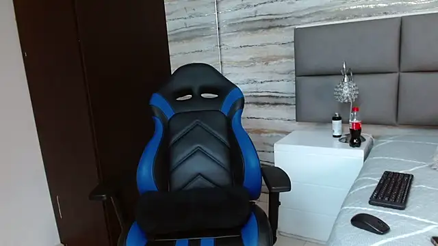 oliver  brown online show from December 13, 2024, 9:09 pm