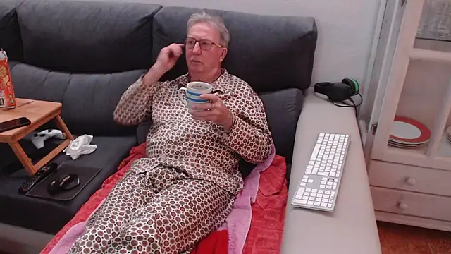Nudelschwanz online show from February 7, 2025, 9:37 pm
