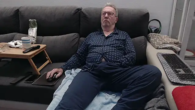 Nudelschwanz online show from March 5, 2026, 6:09 am