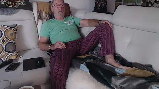 Snapshot of Nudelschwanz chatting on June 1, 2026, 7:10 am Nudelschwanz online show from June 1, 2026, 7:10 am