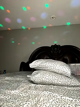 ThickAssRena online show from October 5, 2025, 7:07 am