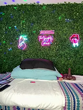 ThickAssRena online show from February 18, 2026, 8:43 am