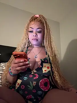 Snapshot of ThickAssRena chatting on April 27, 2026, 3:04 am ThickAssRena online show from April 27, 2026, 3:04 am