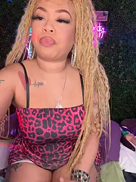 Snapshot of ThickAssRena chatting on May 16, 2026, 12:51 am ThickAssRena online show from May 16, 2026, 12:51 am