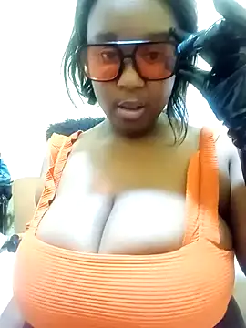 Snapshot of HotAFRICANBEAUTY chatting on December 29, 2024, 1:45 am HotAFRICANBEAUTY online show from December 29, 2024, 1:45 am
