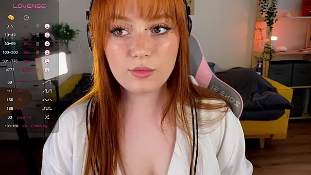 Snapshot of Sofy_Benson chatting on June 7, 2026, 1:48 pm Sofy Benson online show from June 7, 2026, 1:48 pm