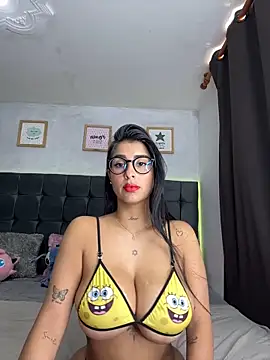 lovely violet13 online show from November 26, 2025, 2:07 pm