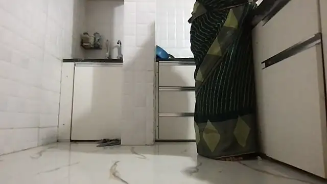 Riyasingh9 online show from November 11, 2025, 4:23 am