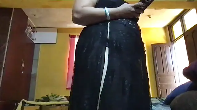 Snapshot of Riyasingh9 chatting on April 23, 2026, 4:35 am Riyasingh9 online show from April 23, 2026, 4:35 am