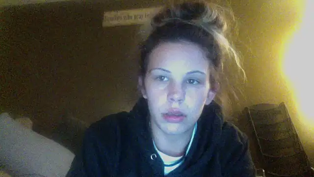 Snapshot of SlayTay01 chatting on November 10, 2025, 12:42 am SlayTay01 online show from November 10, 2025, 12:42 am