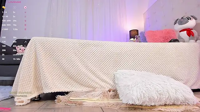 Snapshot of tatikiss_ chatting on March 4, 2025, 2:42 pm tatikiss online show from March 4, 2025, 2:42 pm