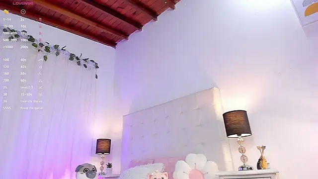 Snapshot of tatikiss_ chatting on September 11, 2025, 11:32 am tatikiss online show from September 11, 2025, 11:32 am