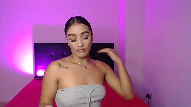 Snapshot of GiltRosebush chatting on February 15, 2025, 10:10 pm GiltRosebush online show from February 15, 2025, 10:10 pm