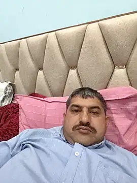 Amandev7 online show from February 25, 2026, 3:32 pm