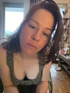 Snapshot of SuzieWanKenobi chatting on September 21, 2025, 3:13 pm SuzieWanKenobi online show from September 21, 2025, 3:13 pm