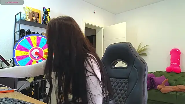 Snapshot of EvaKeks chatting on February 14, 2026, 7:43 pm EvaKeks online show from February 14, 2026, 7:43 pm