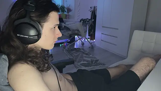 CandyChell online show from February 25, 2026, 1:54 pm