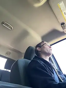 Dakota 02 online show from April 17, 2026, 7:28 pm