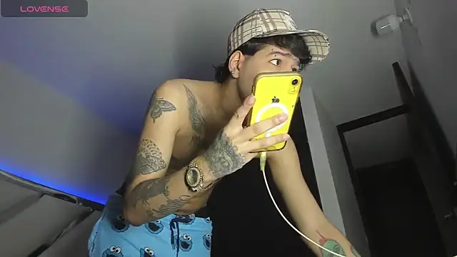 Snapshot of zack_isaac777 chatting on March 4, 2025, 9:00 pm zack isaac777 online show from March 4, 2025, 9:00 pm