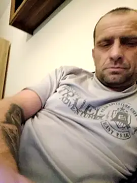 Snapshot of Roman0798 chatting on December 18, 2024, 3:15 am Roman0798 online show from December 18, 2024, 3:15 am