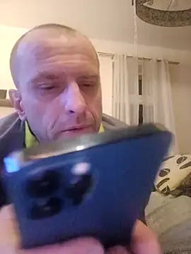 Snapshot of Roman0798 chatting on February 3, 2025, 9:39 pm Roman0798 online show from February 3, 2025, 9:39 pm