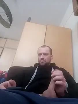 Snapshot of Roman0798 chatting on February 25, 2025, 12:13 pm Roman0798 online show from February 25, 2025, 12:13 pm