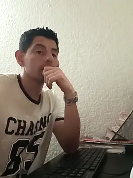 Snapshot of max_power1 chatting on October 4, 2025, 9:24 pm max power1 online show from October 4, 2025, 9:24 pm