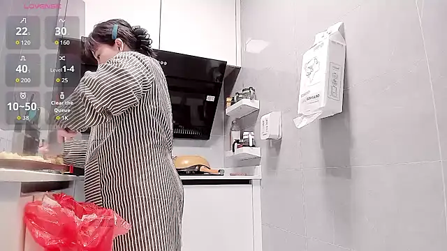 Snapshot of Vivian-6 chatting on March 3, 2026, 1:23 am Vivian-6 online show from March 3, 2026, 1:23 am