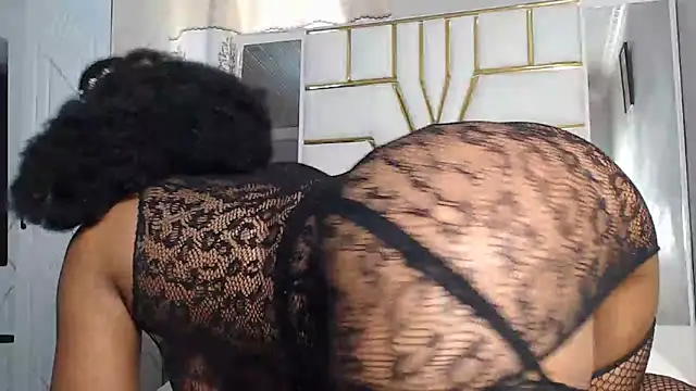 Snapshot of SexyyNana chatting on February 8, 2025, 10:18 am SexyyNana online show from February 8, 2025, 10:18 am