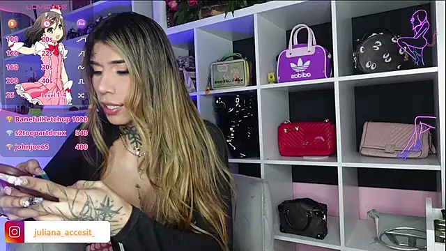 caroline cossei online show from February 15, 2025, 2:22 pm