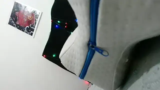 Snapshot of Emmily_Fox chatting on February 6, 2025, 11:04 pm Emmily Fox online show from February 6, 2025, 11:04 pm