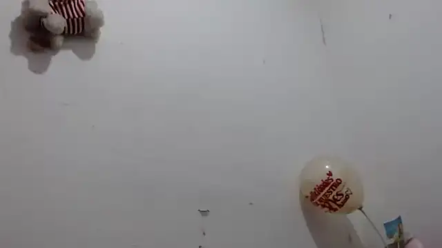 Snapshot of Emmily_Fox chatting on February 15, 2025, 6:33 pm Emmily Fox online show from February 15, 2025, 6:33 pm