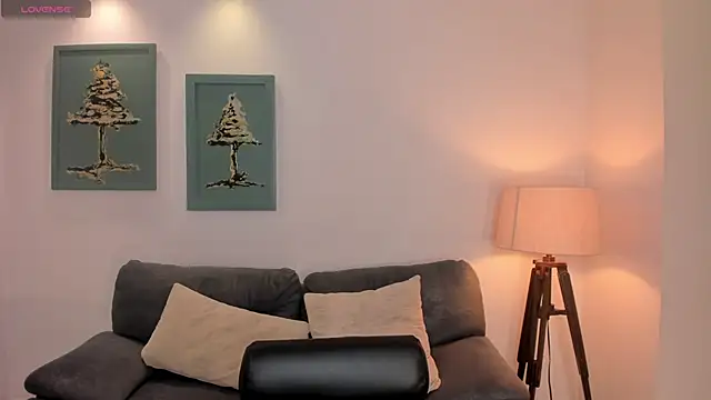 JuanitaClay online show from December 31, 2024, 12:04 pm