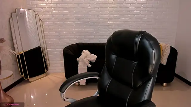 JuanitaClay online show from February 12, 2025, 12:22 pm