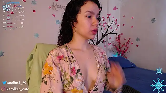 Karolina 1 online show from December 20, 2024, 1:43 pm