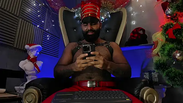 Snapshot of BeardAndrew chatting on December 18, 2025, 12:00 pm BeardAndrew online show from December 18, 2025, 12:00 pm