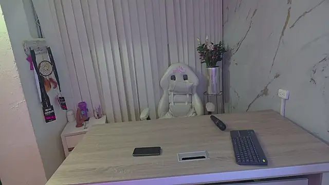 Scarlett collins02 online show from February 1, 2025, 7:05 am